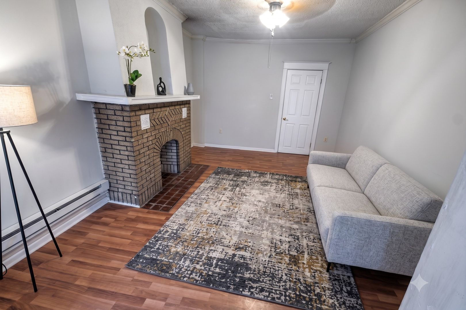 Philadelphia Apartment: 7058 Forrest Ave
