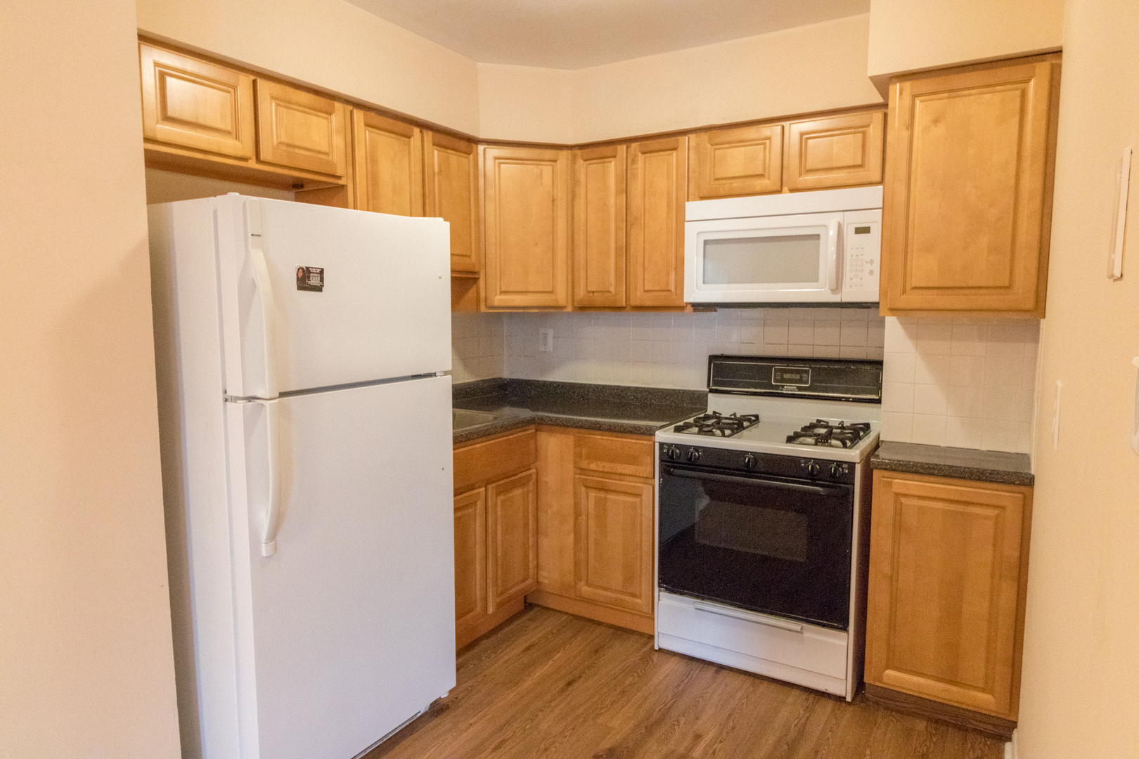 Philadelphia Apartment: 3921 Lankenau Ave