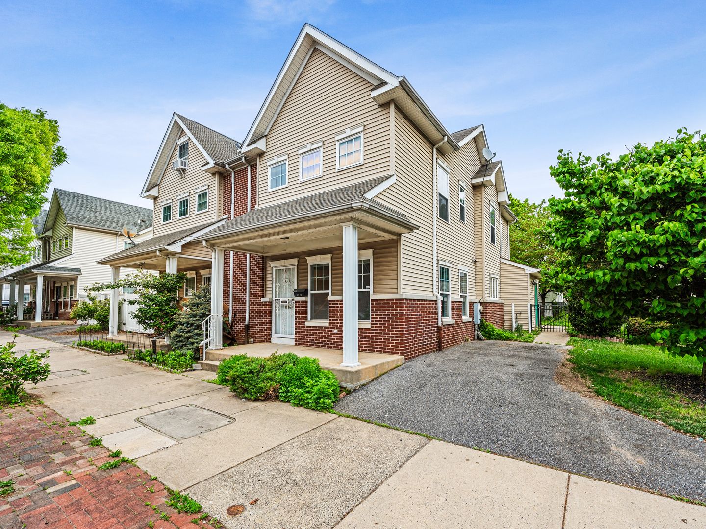 Philadelphia House: 1921 N 8th St