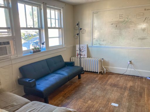 374 Forest Ave B - 3 Bedroom 1 Bath – photo 1