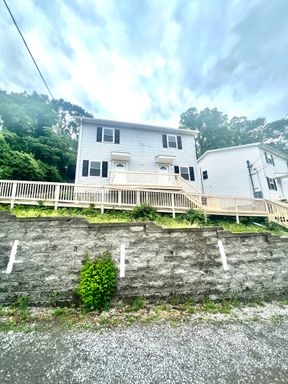 124 Lorentz A- College Rental – photo 1