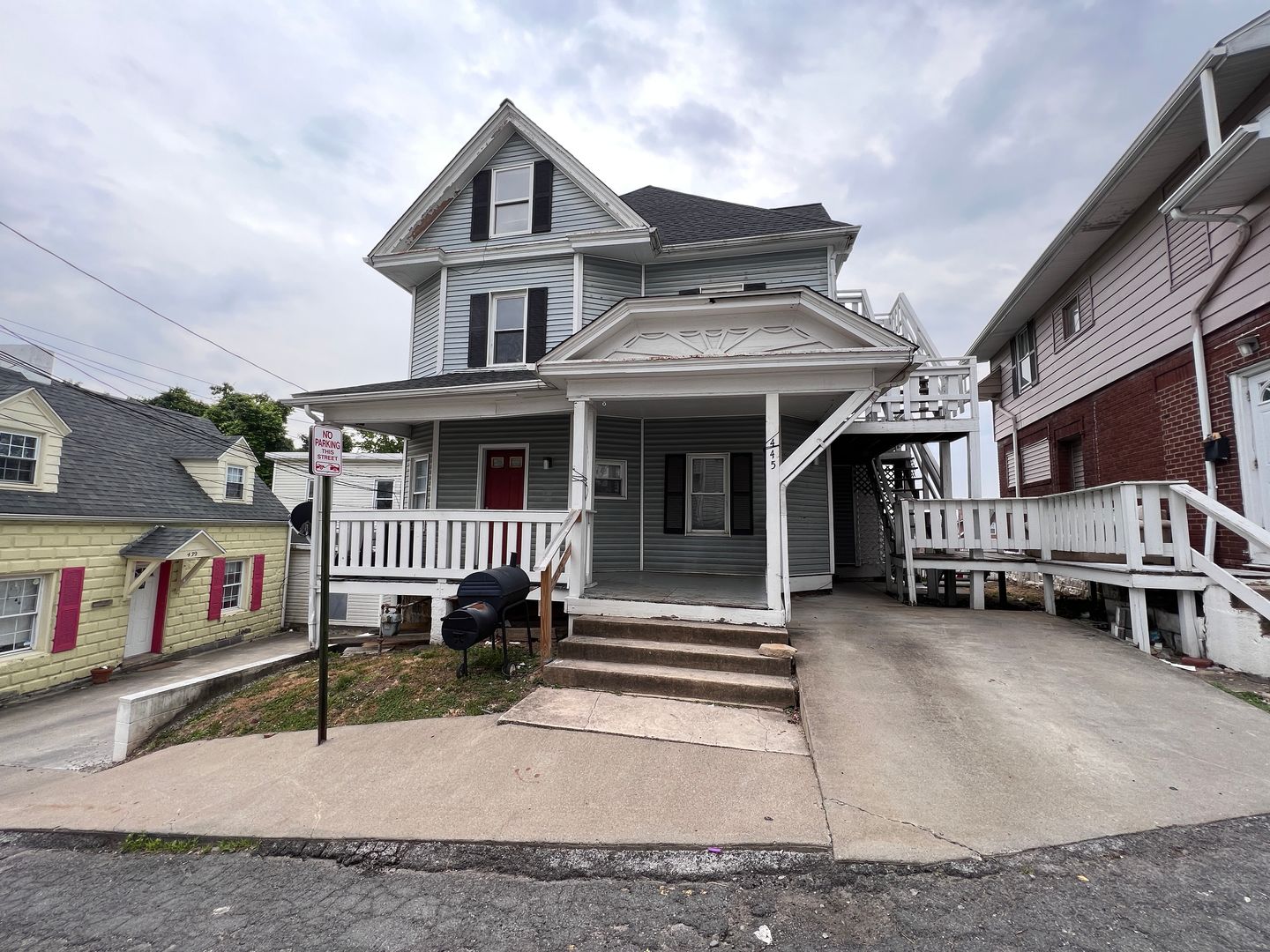 Morgantown Apartment: 445 Baird Street