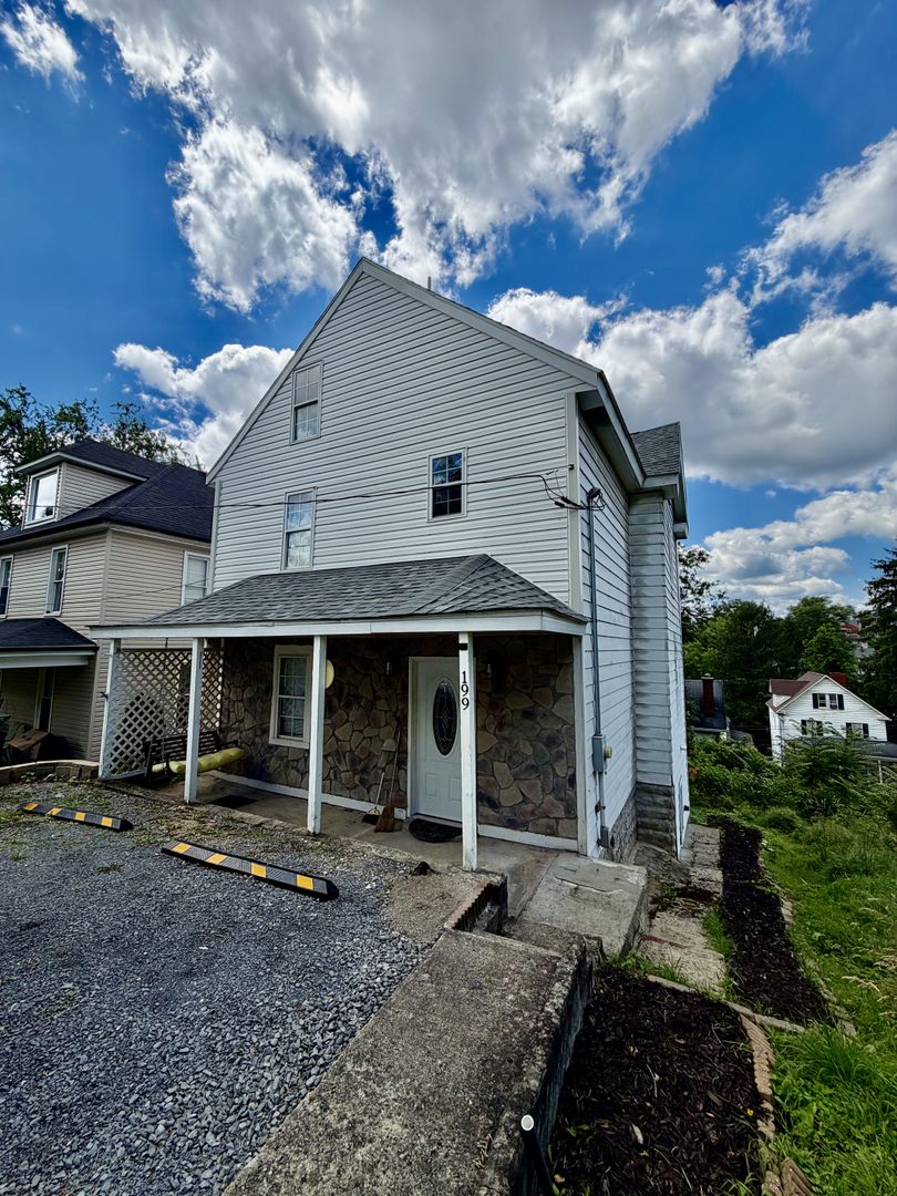 Morgantown House: 199 Parsons Street
