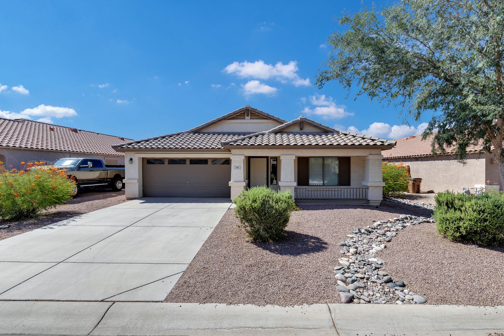 San Tan Valley House: 740 E Mule Train Trl