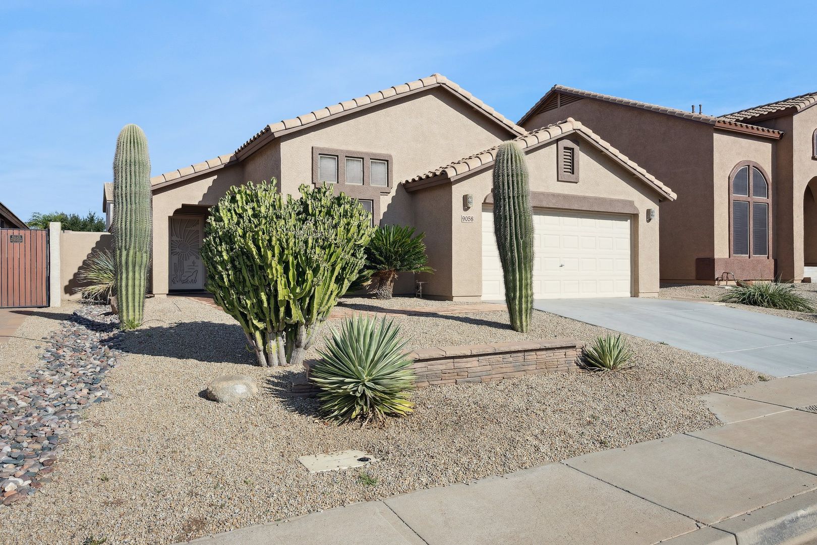 Mesa House: 9058 E Halifax St