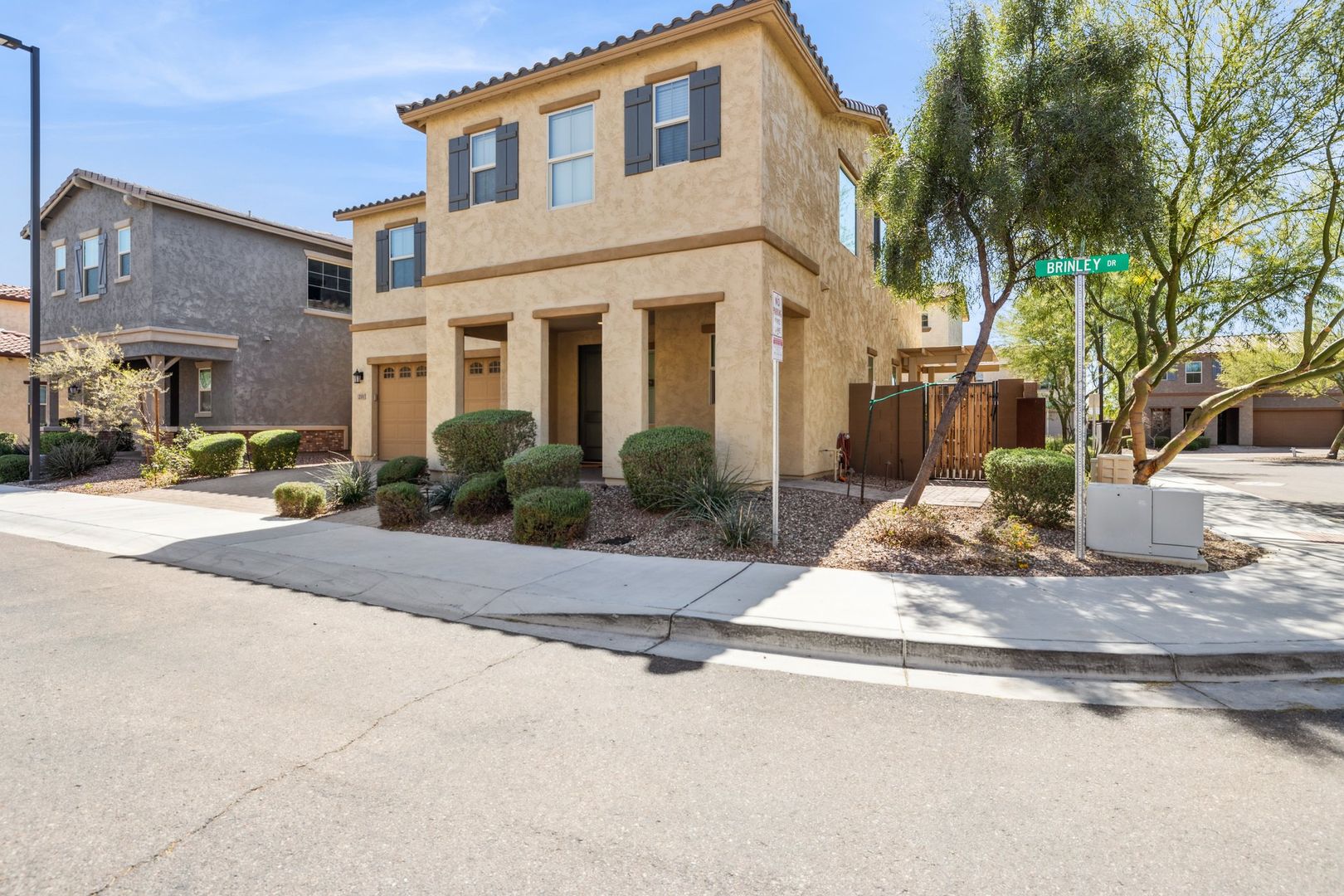 Tempe House: 211 E Brinley Dr