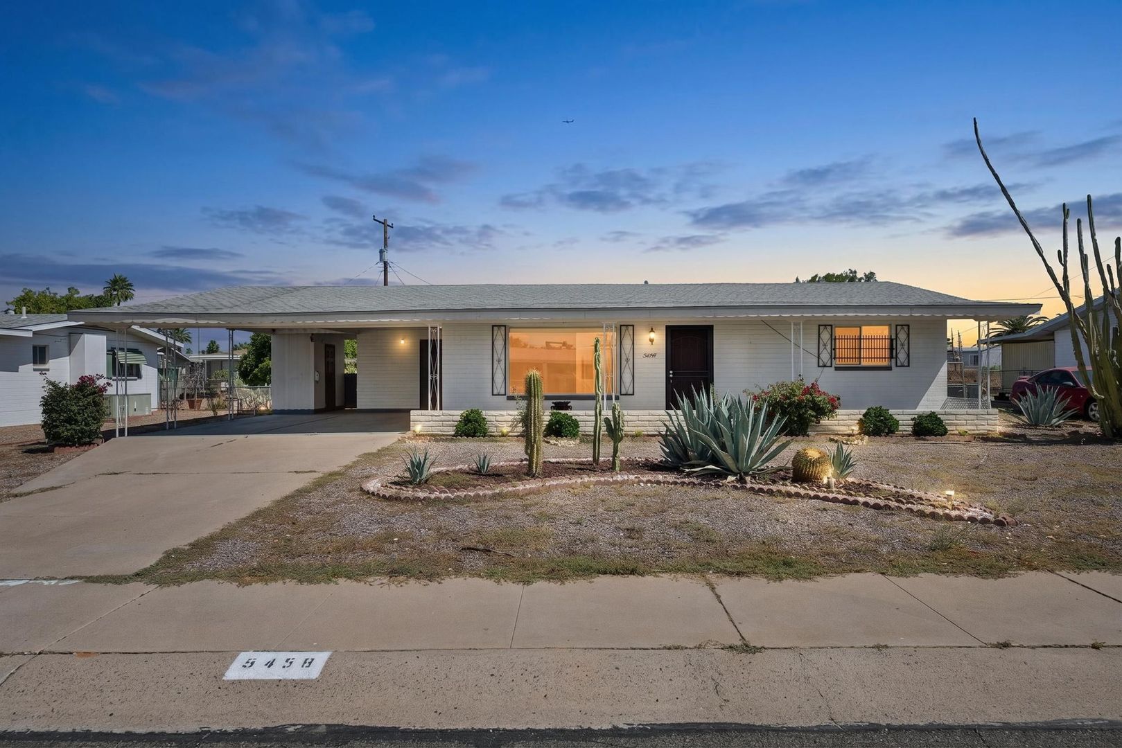 Mesa House: 5458 E Boston St