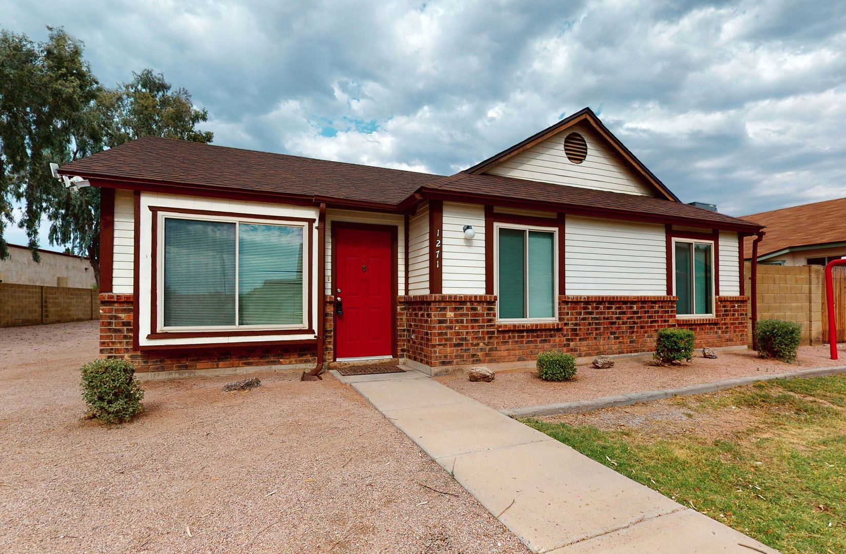 Mesa House: 1055 N Recker Rd
