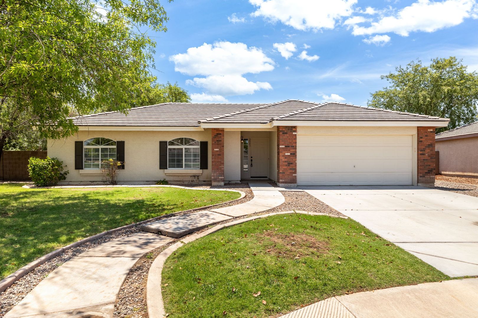 Gilbert House: 2883 E Oakland Ct