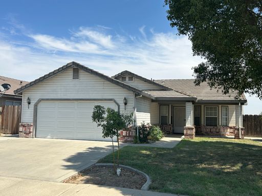 Charming 3-Bedroom Hilmar Home on a Quiet Court — Available Now!
