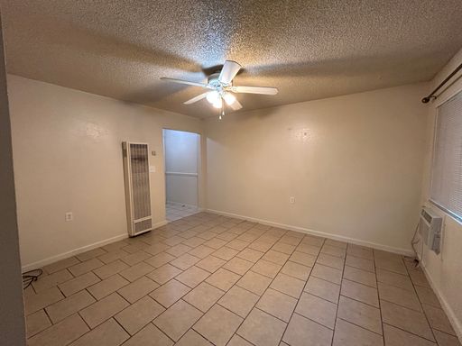 Charming 1 Bed / 1 Bath Near Downtown Merced — On-Site Laundry!
