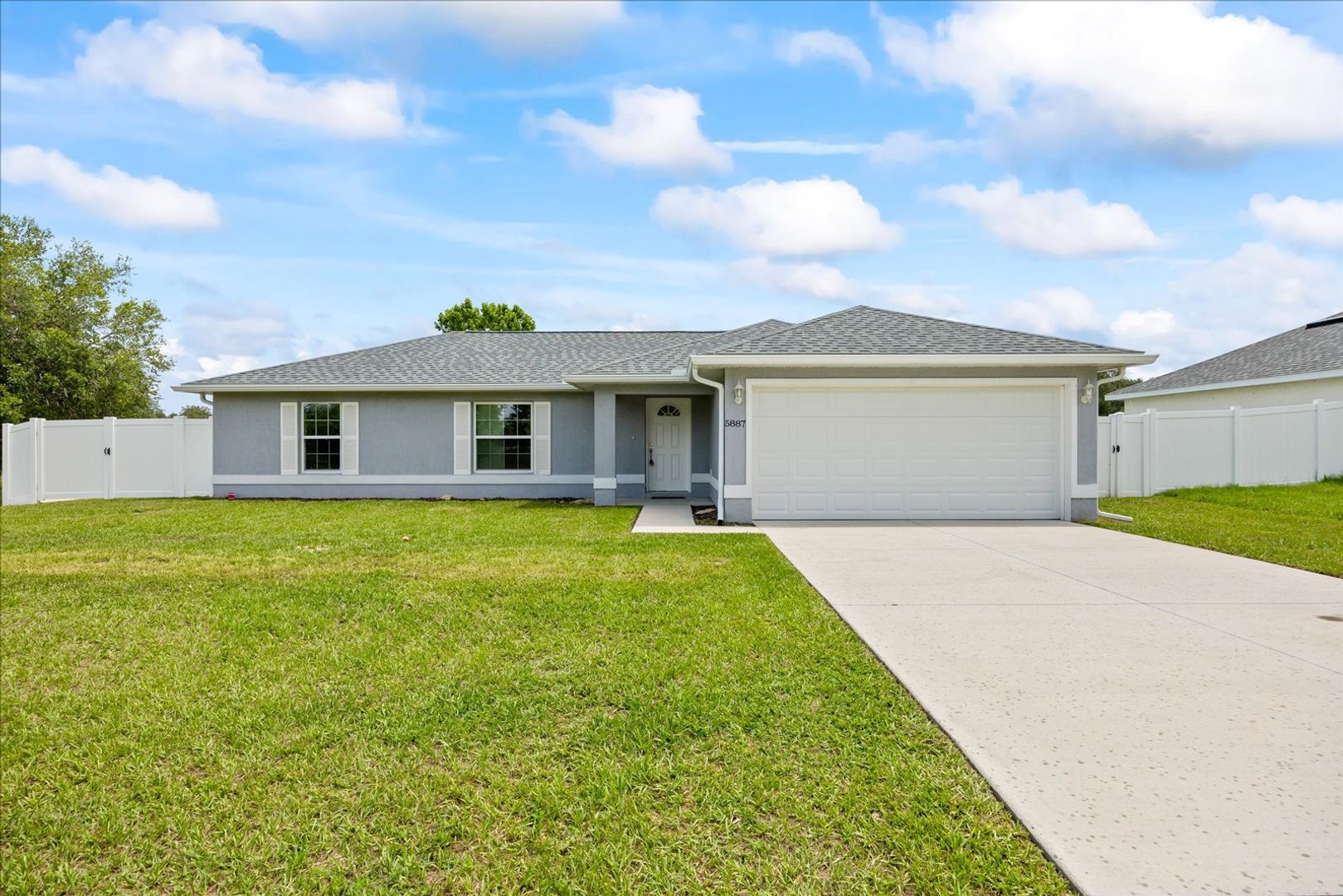 Ocala House: 5887 SW 154th Lane Road