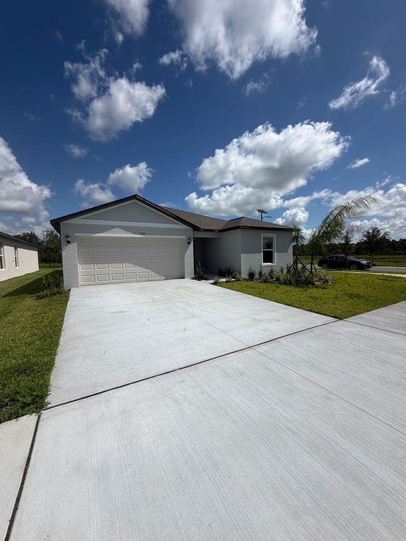 Wimauma House: 5792 Red Kite Drive