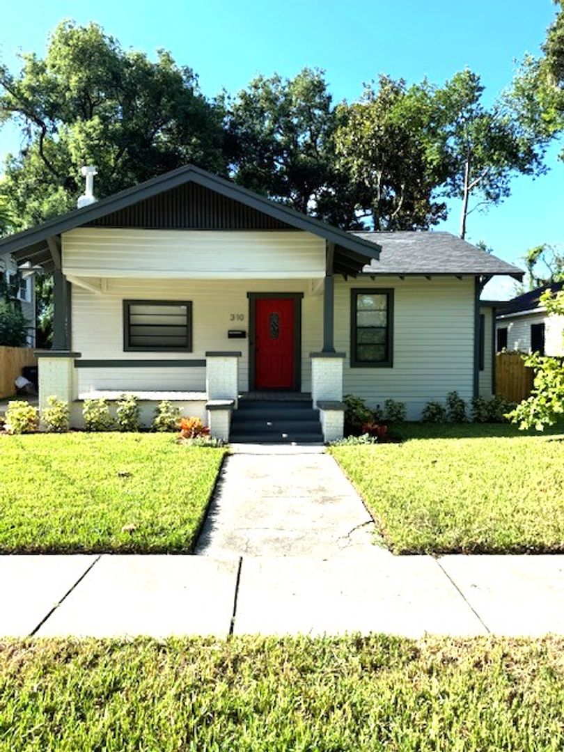 Tampa House: 310 W Alfred Street