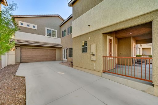 Stunning Northwest three bedroom w/ a loft! – photo 1