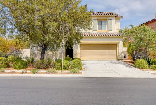 Immaculate 3 bedroom+ den! – photo 1