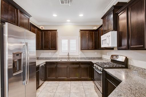 Spacious four bedroom in the Southwest – photo 1