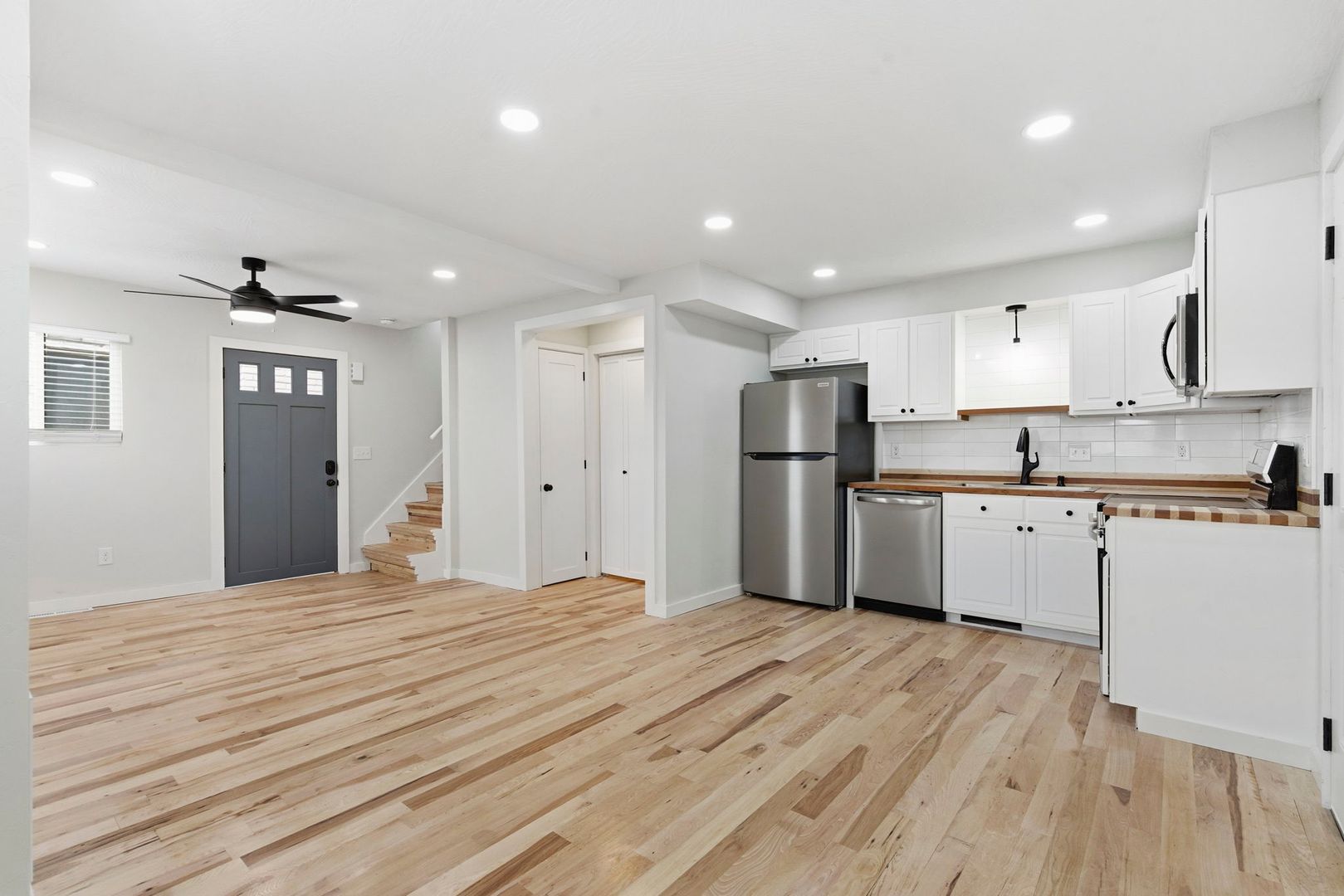 Springfield Apartment: 2831 E University