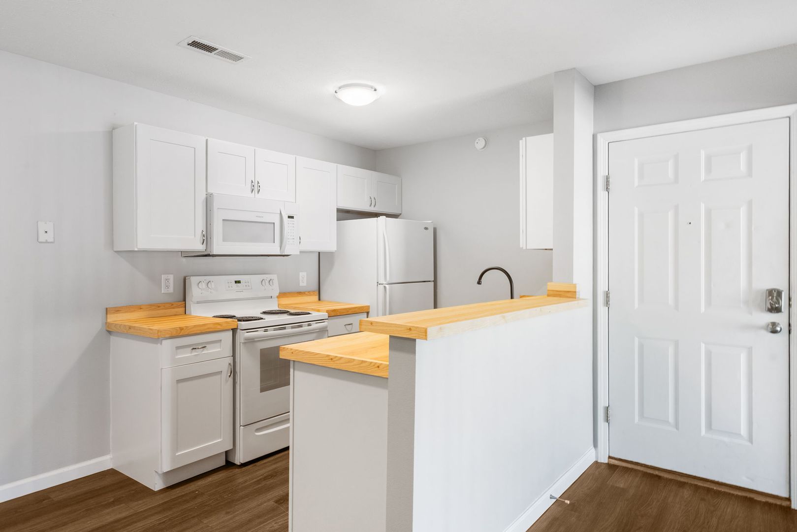 Ozark Apartment: 2009 Southfork Dr