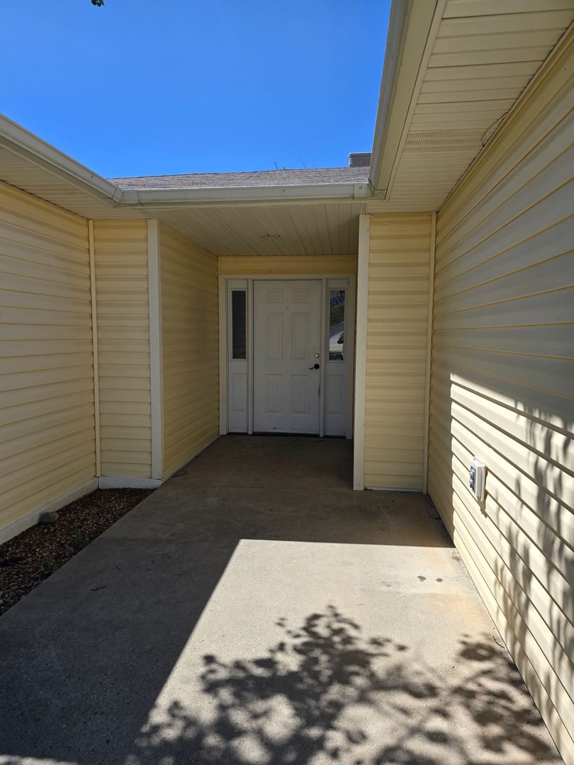 Grand Junction House: 3153 E. Merganser Lane