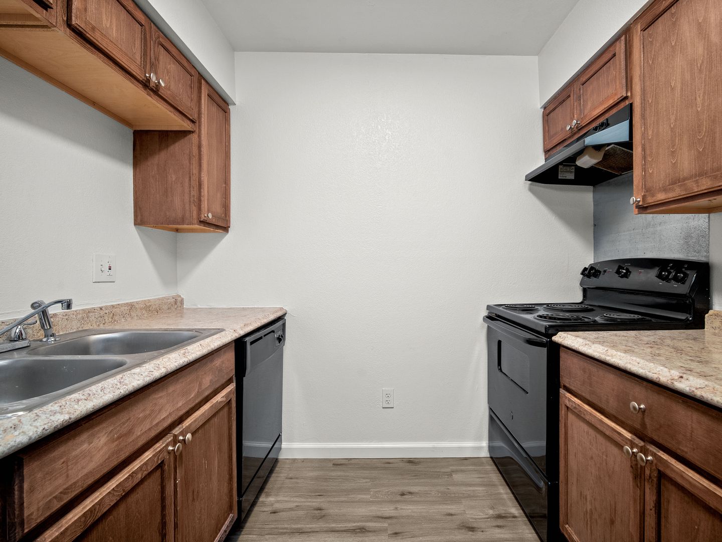 Spacious and Bright 2-Bedroom, Pet Friendly Apartment- Prime Location! 6 of 12