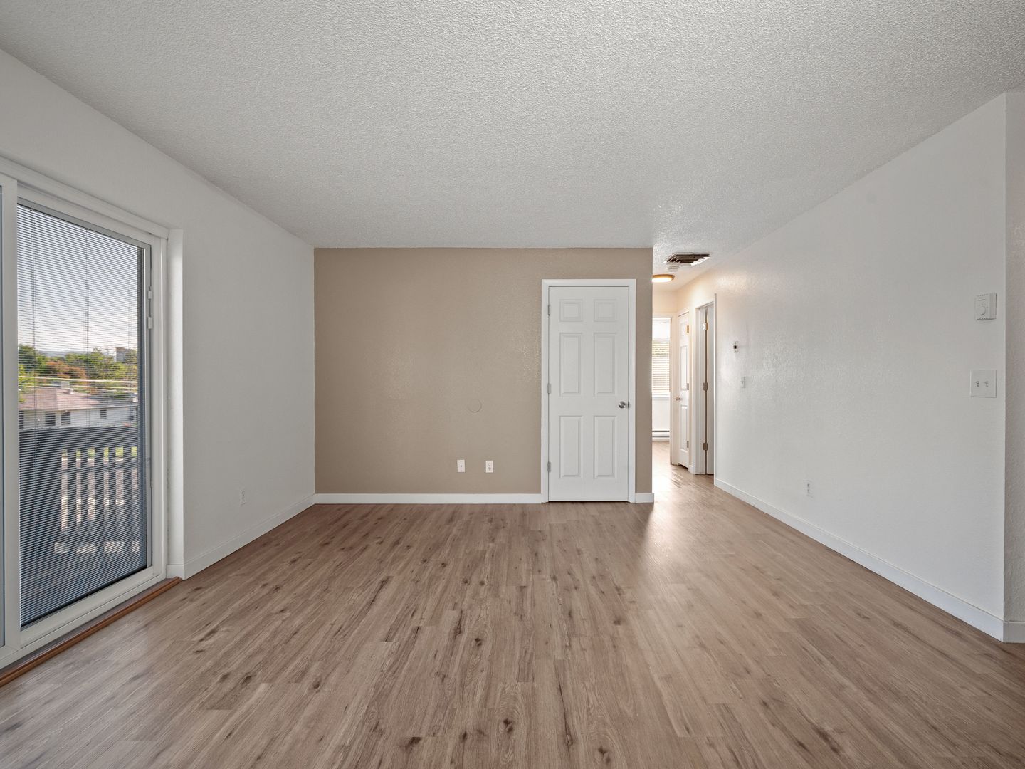 Spacious and Bright 2-Bedroom, Pet Friendly Apartment- Prime Location! 10 of 12