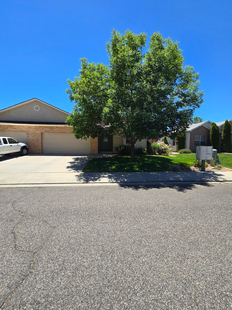 Grand Junction Townhome: 2489 Lake Park Drive Unit A
