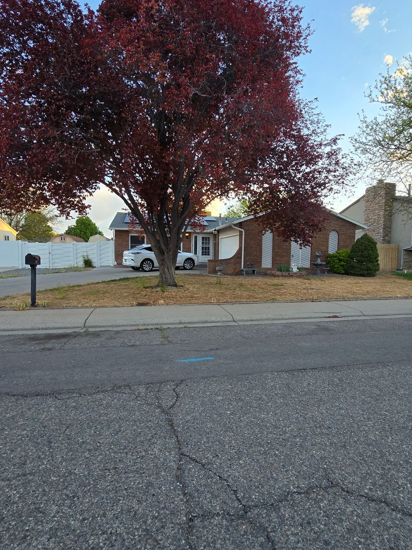 Grand Junction House: 2844 Oxford Ave