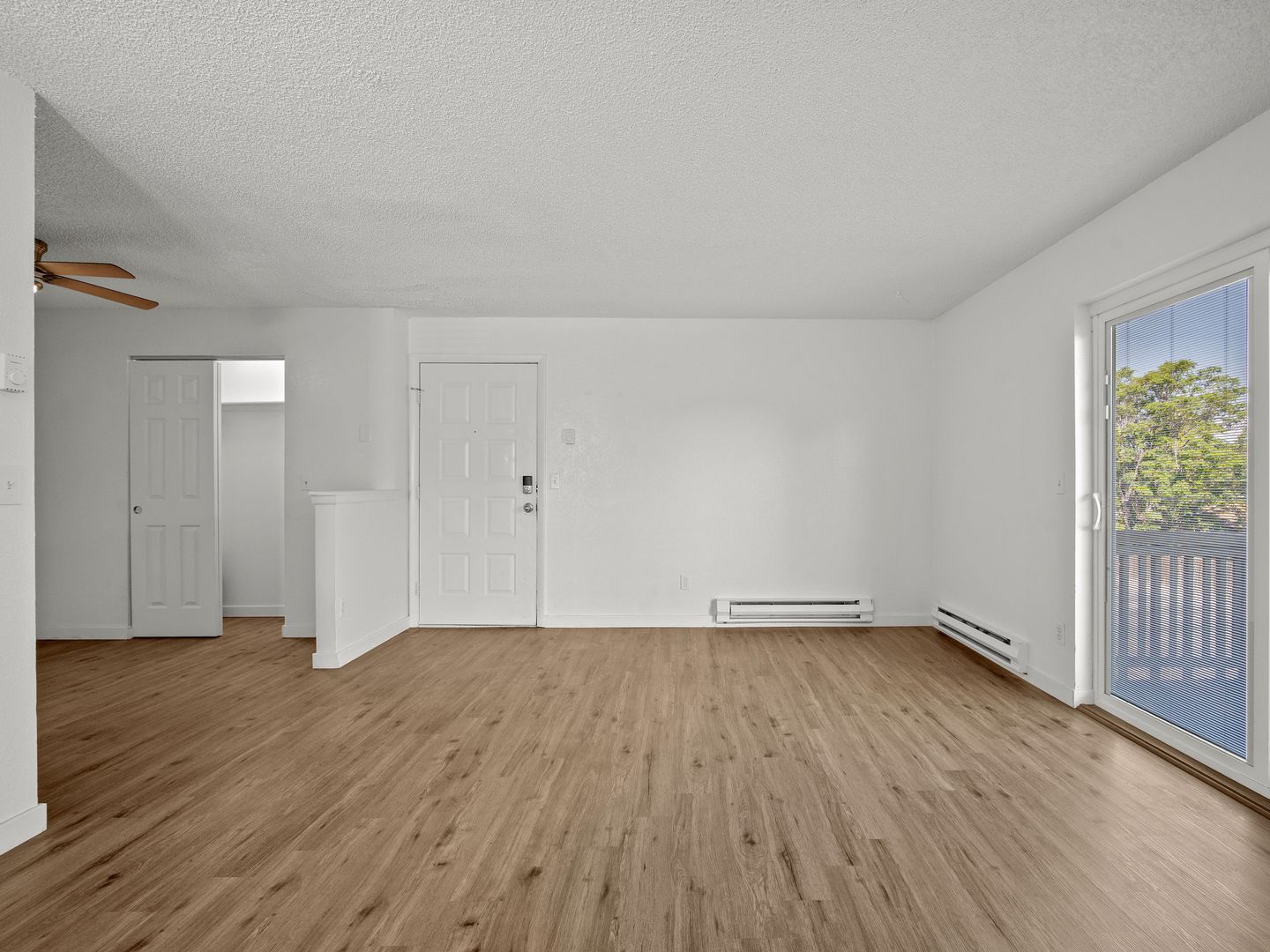 Spacious and Bright 2-Bedroom, Pet Friendly Apartment- Prime Location! 11 of 12