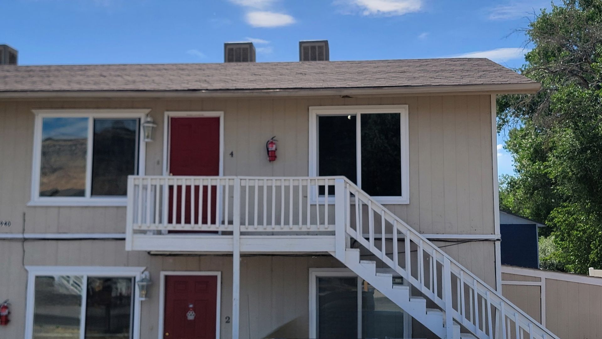 Palisade Apartment: 940 Iowa Ave.