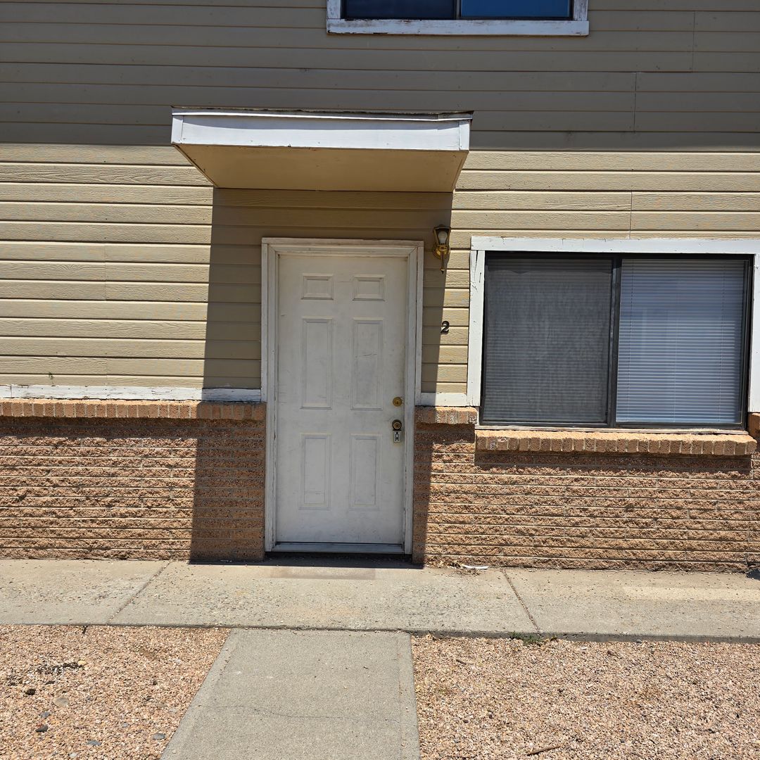 Palisade Apartment: 862 Iowa Ave.