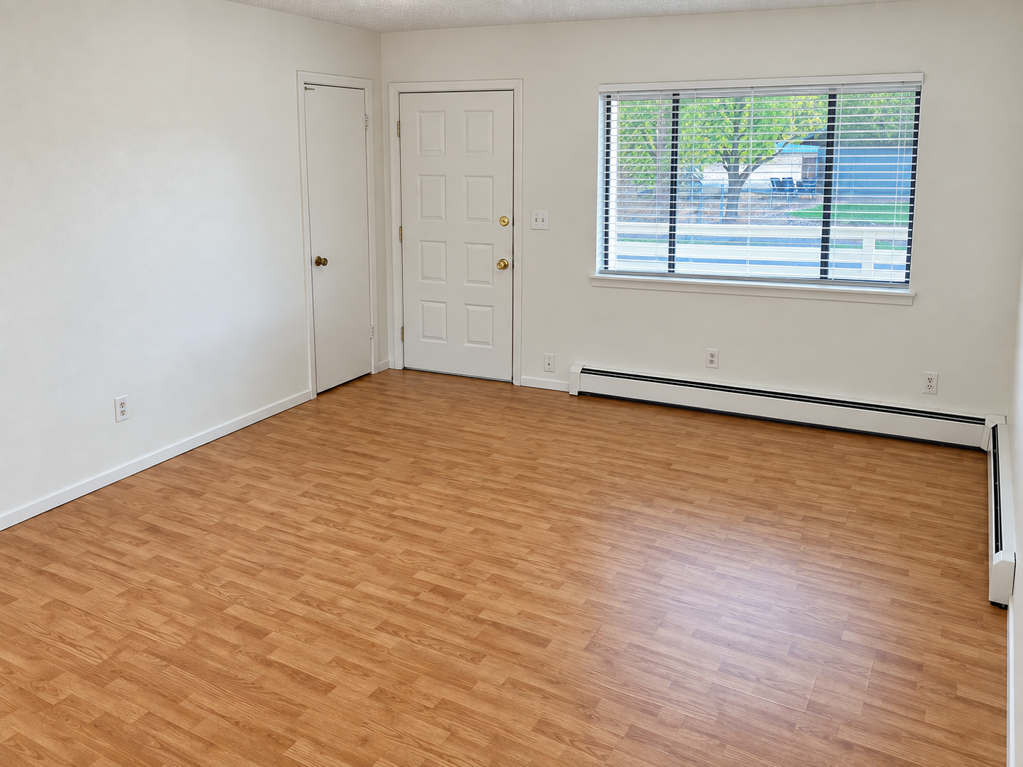 Palisade Apartment: 910 Iowa Ave.