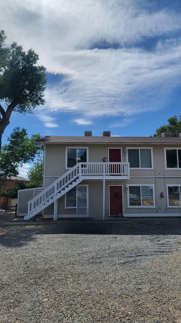 Palisade Apartment: 940 Iowa Ave.