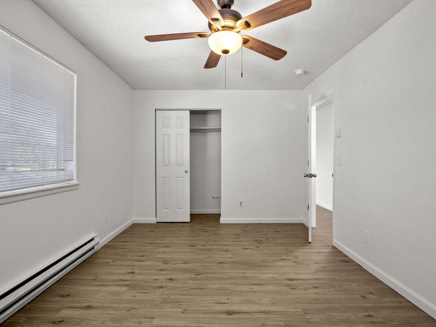 Spacious and Bright 2-Bedroom, Pet Friendly Apartment- Prime Location! 7 of 12