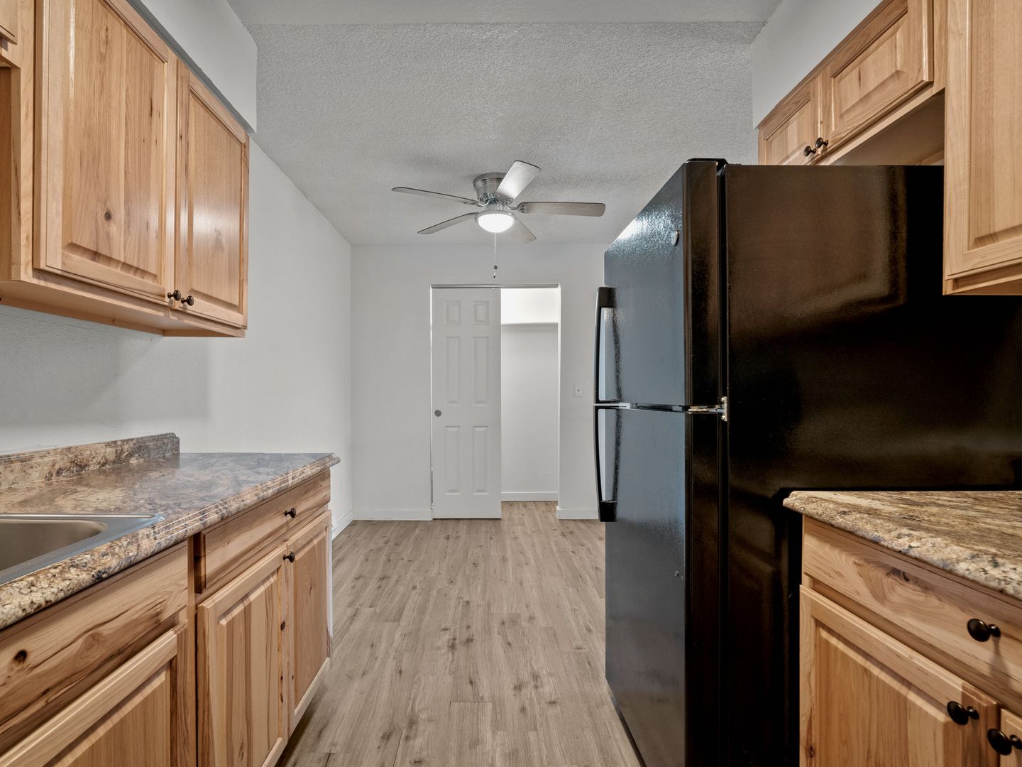 Spacious and Bright 2-Bedroom, Pet Friendly Apartment- Prime Location! 7 of 12