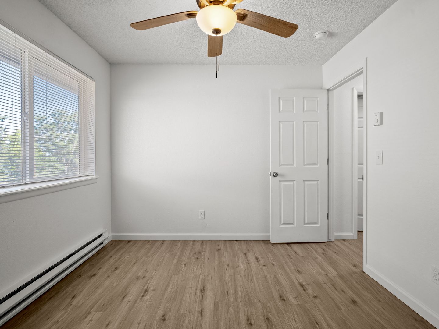 Spacious and Bright 2-Bedroom, Pet Friendly Apartment- Prime Location! 11 of 12