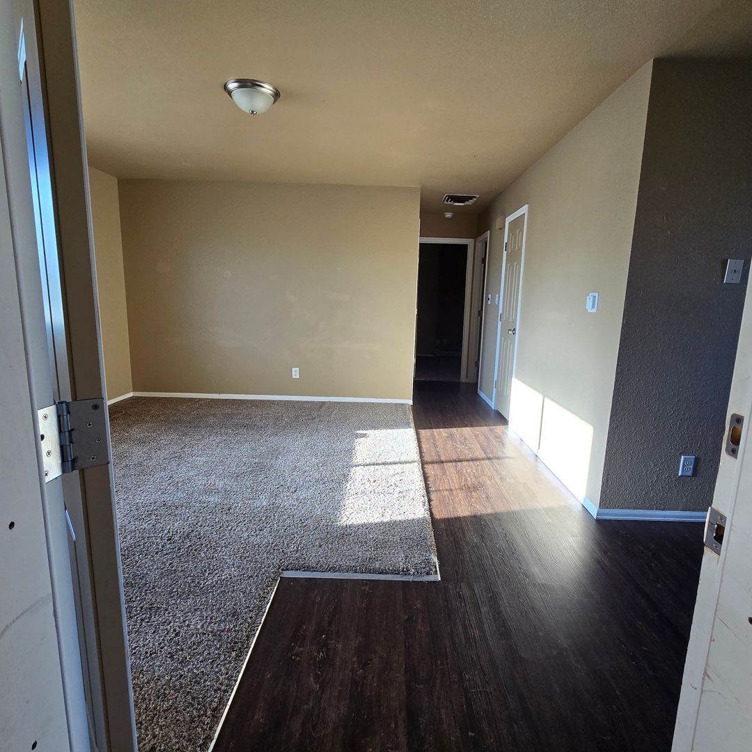 Clifton Apartment: 3299 Lombardy Ln - Unit C