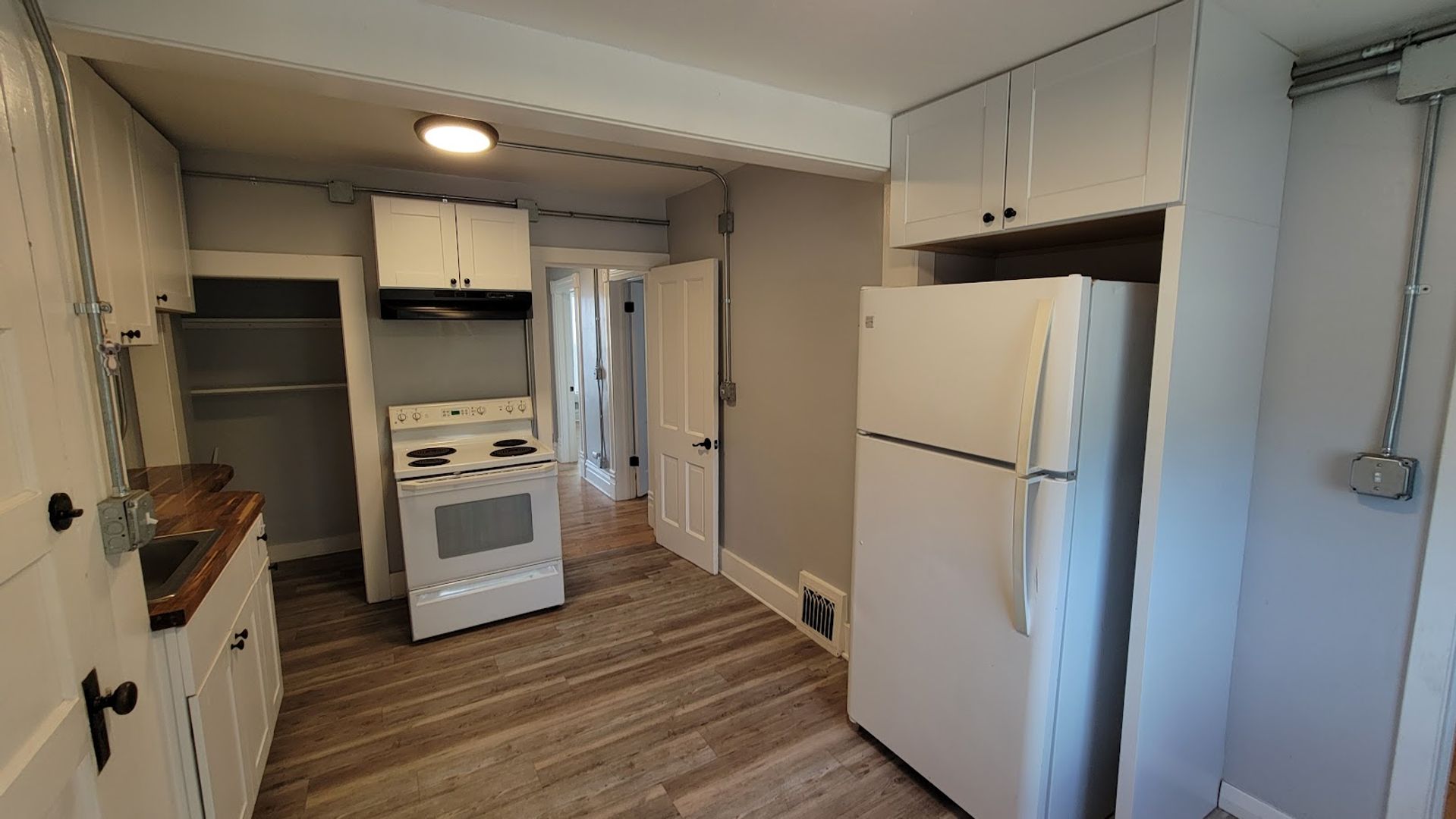 Charming Historic Downtown 3 Bedroom Apartment – All Utilities Included! 12 of 12