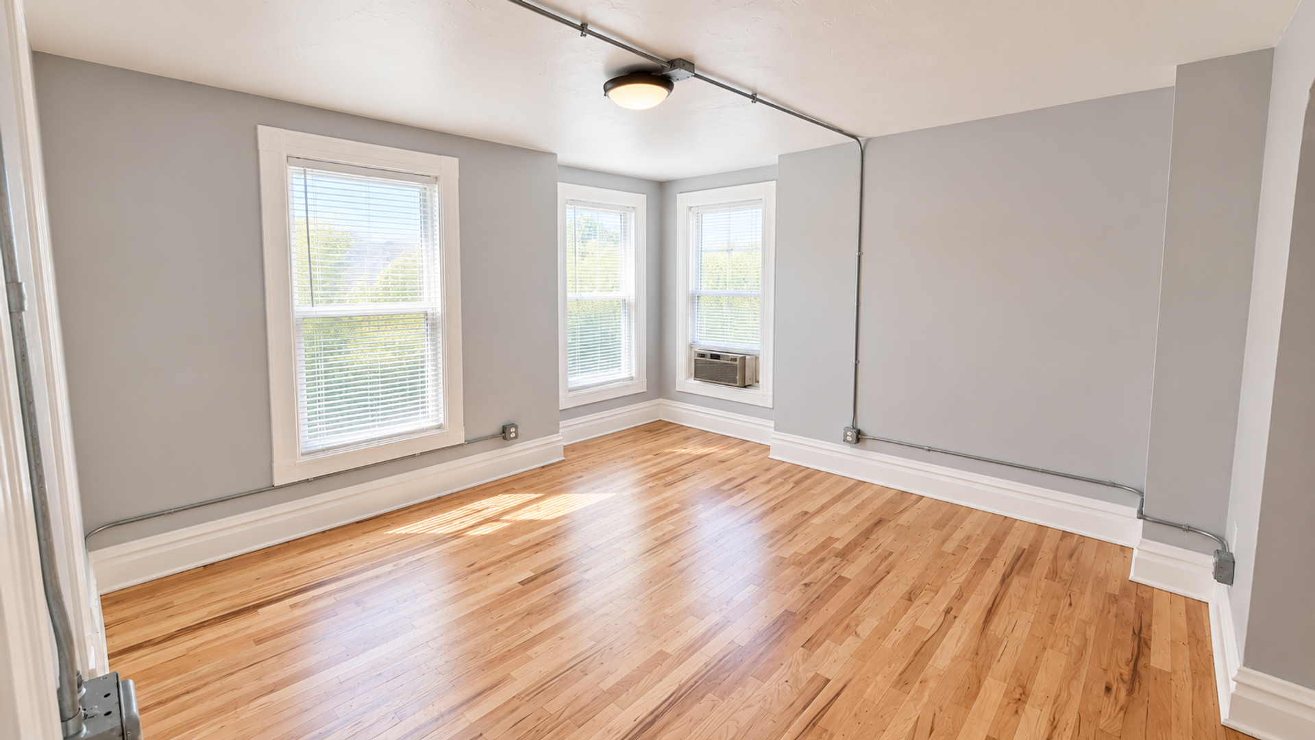 First Month Free! Unique Historic Downtown 3 Bedroom Apartment – All Utilities Included 4 of 8