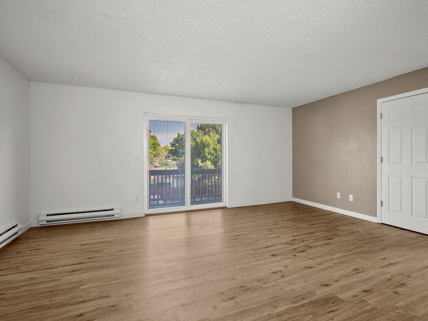 Spacious and Bright 2-Bedroom, Pet Friendly Apartment- Prime Location! 9 of 12