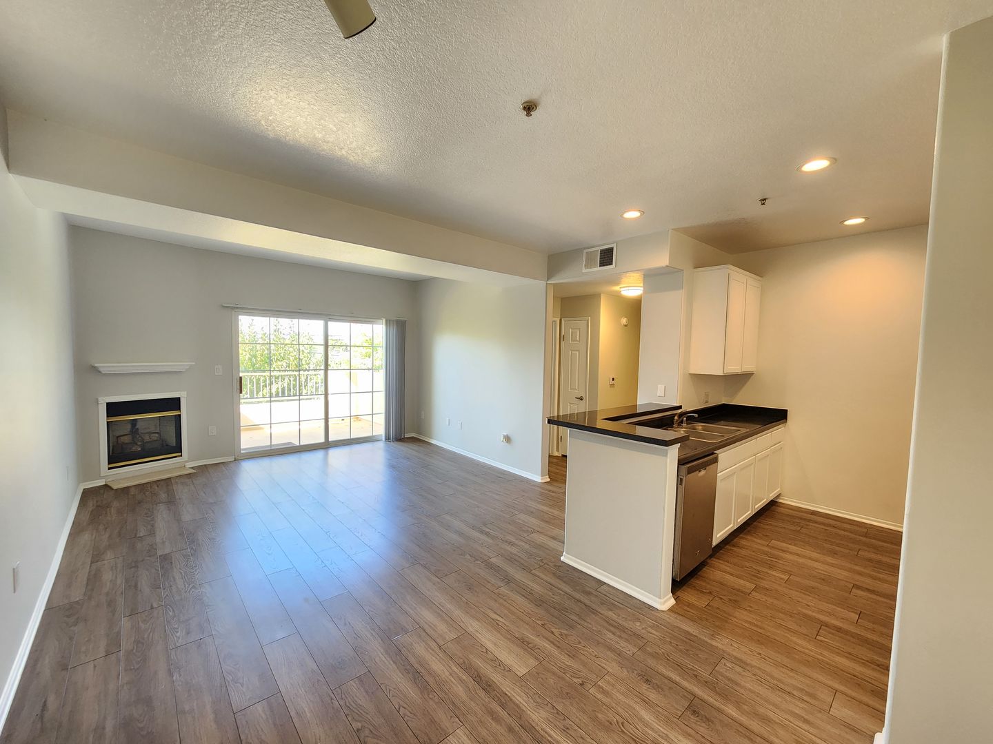 Long Beach Apartment: 1215 East San Antonio Drive