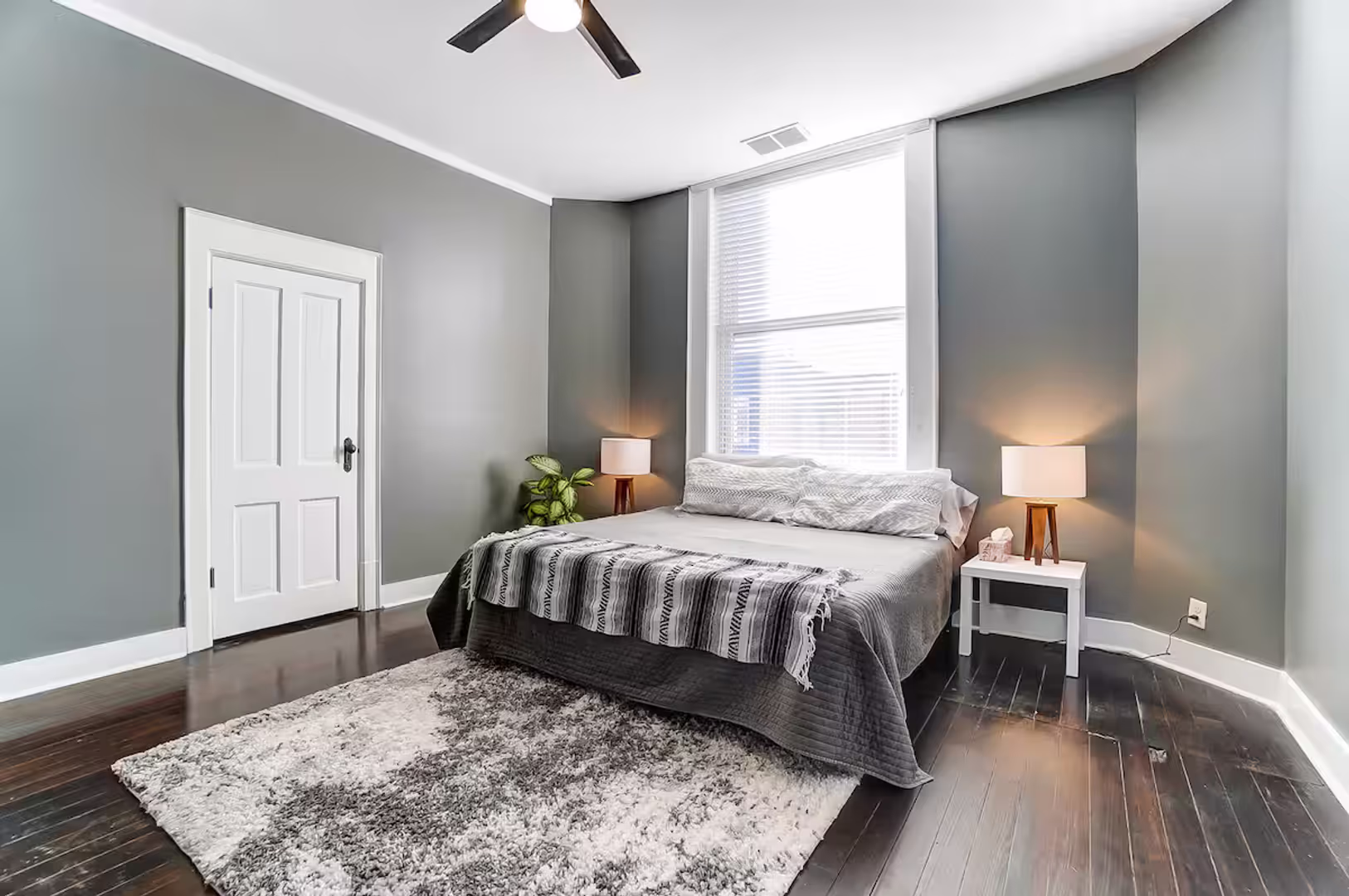 Marysville Apartment: 120-122 E. 5th St