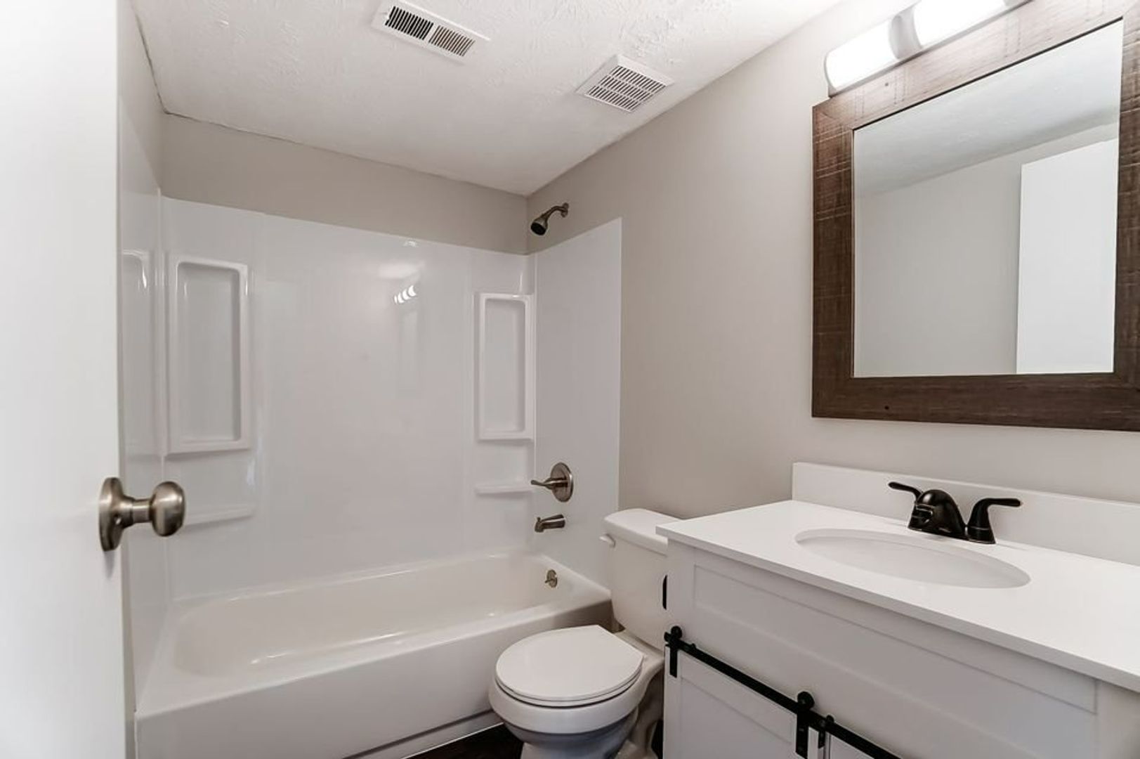 Marysville Apartment: 722 Collins Ave