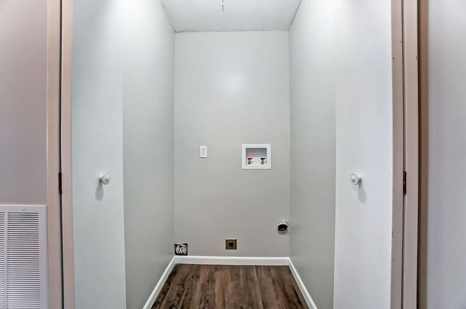 Marysville Apartment: 722 Collins Ave