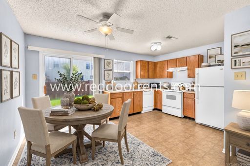 Beautiful home in the popular Summer Lakes