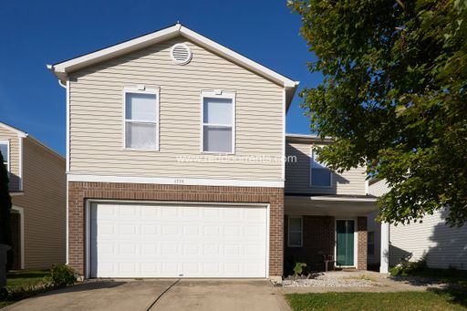 Spacious 3-Bedroom Home with 2-Car Garage in Greenwood – photo 1