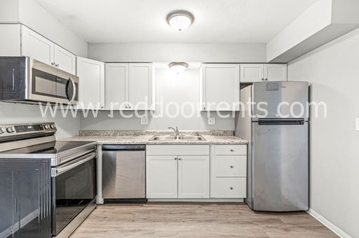 Spacious & Modern Living in a Prime Indianapolis Location! – photo 1