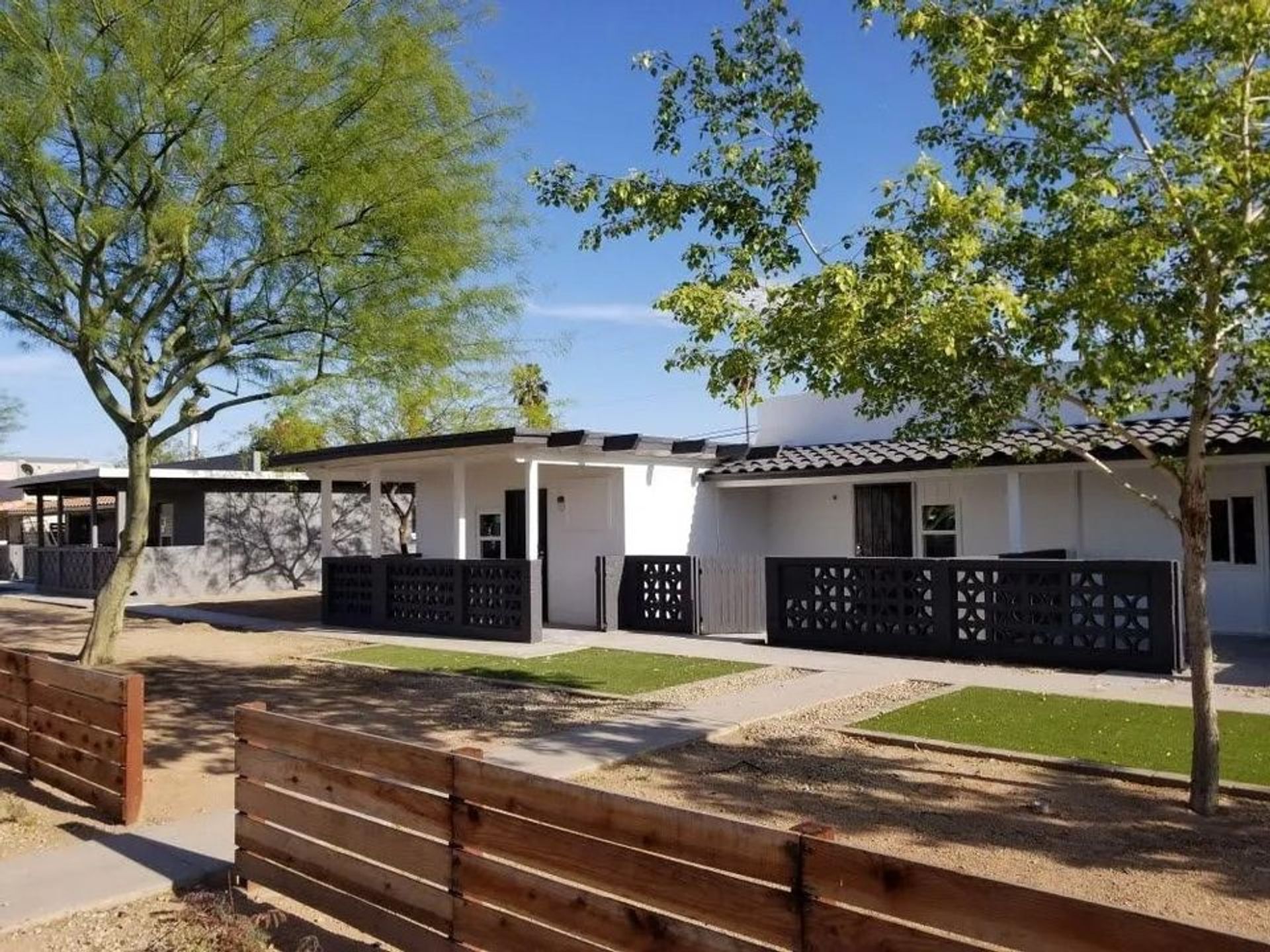 Phoenix Apartment: 4041 East Belleview Street