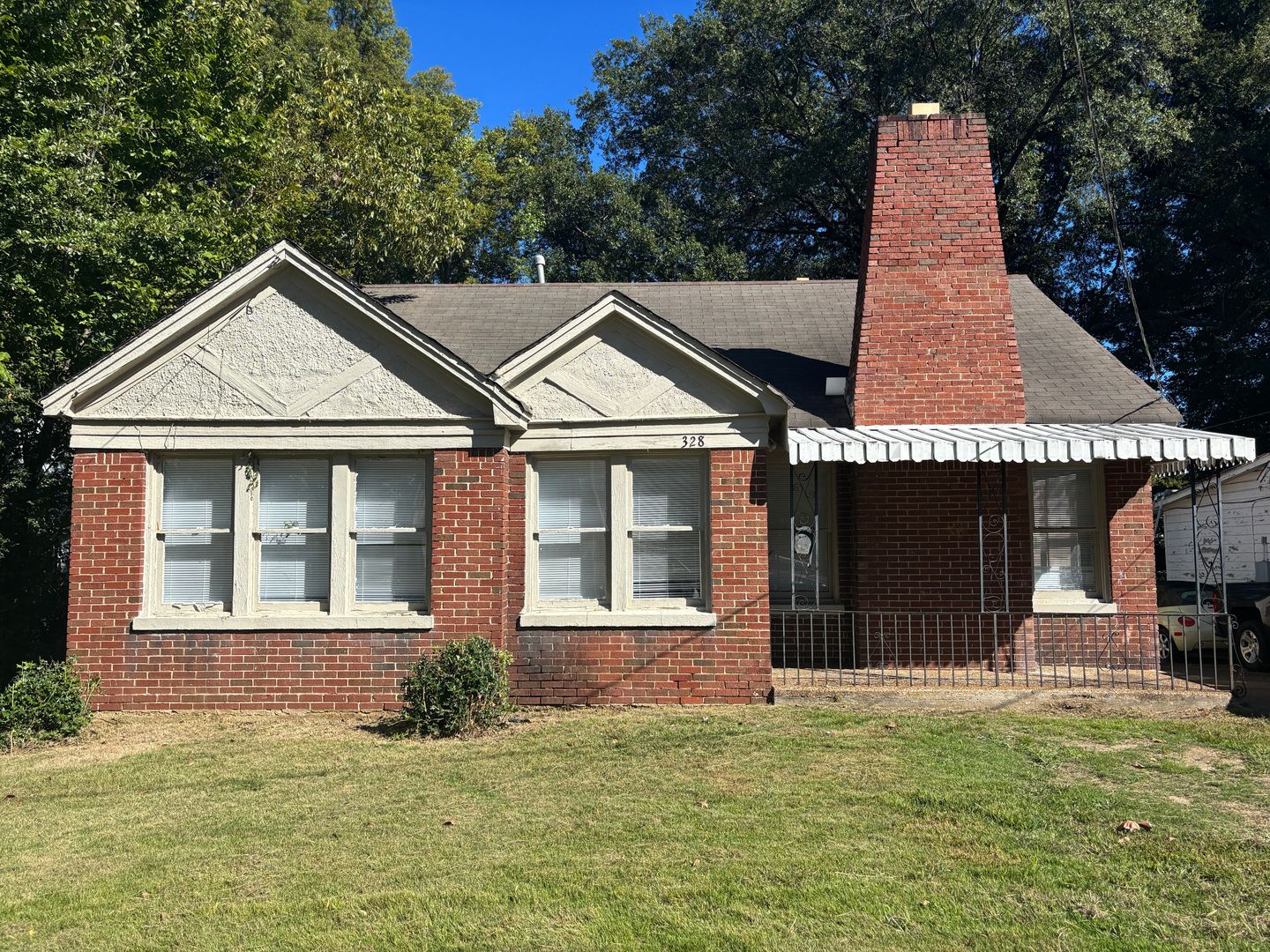 Memphis House: 389 Hodges St.