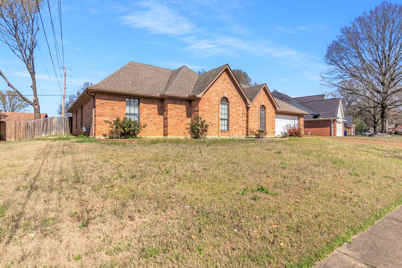 Memphis House: 7628 Lowrance Rd